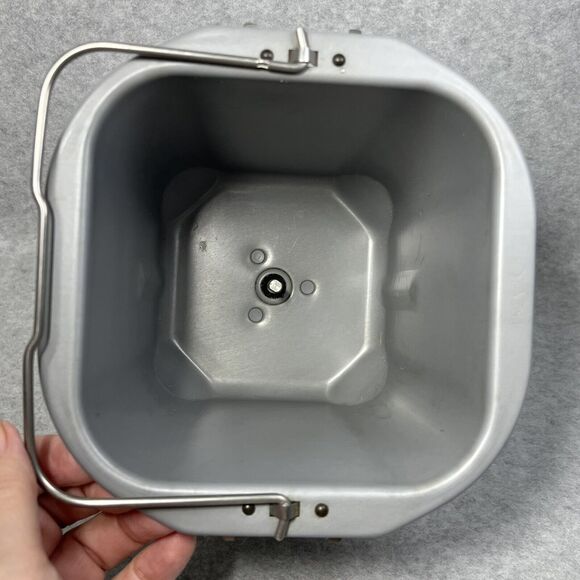 Hitachi Home Bakery Bread Maker Model HB-D103 Pan + Paddle Part Replacement READ - Picture 2 of 16